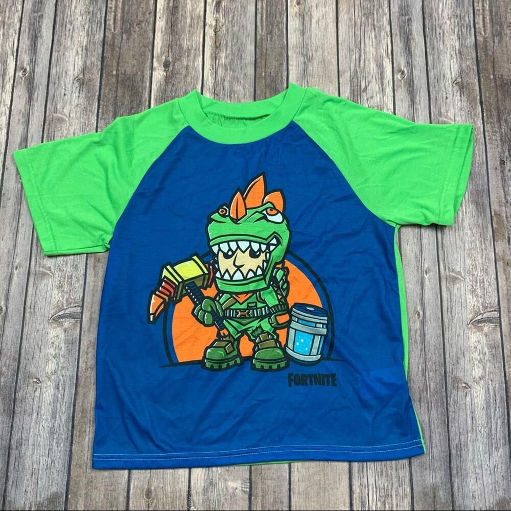 Fort night pajama top